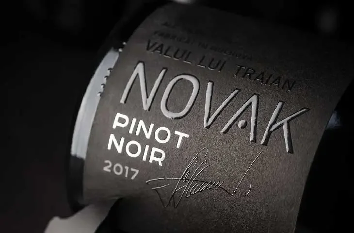 Label with glossy spot UV accents